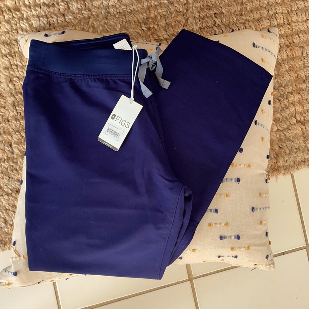 Figs scrub pants NWT small